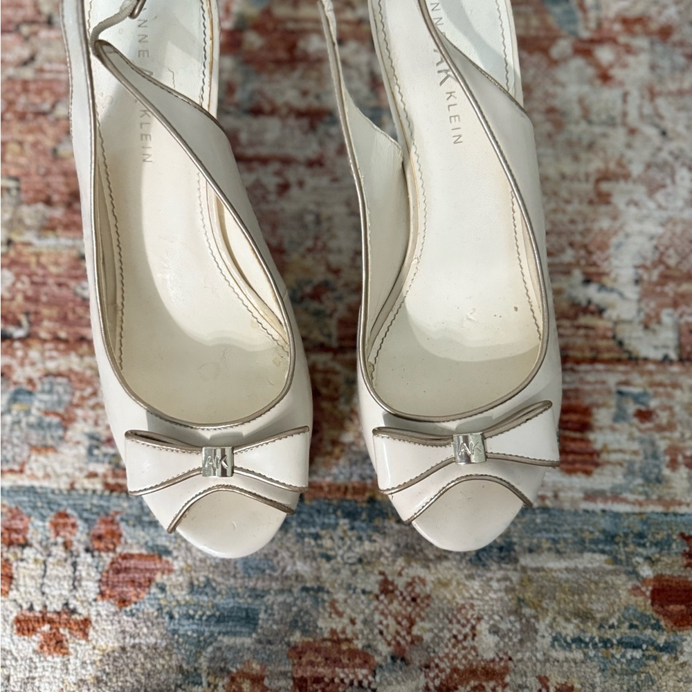 Anne Klein Cream Bow Peep-Toe Heels